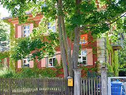 „dann ist udo auf seinem wasserbett eingepennt, mit rauchender zigarre natürlich. Kita V Villa Kunterbunt