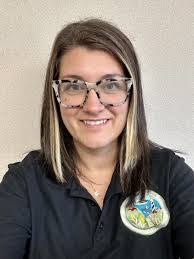 Anna Laster's Instagram, Twitter & Facebook