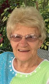 Sandy Calhoun's Instagram, Twitter & Facebook