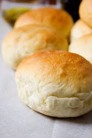 No Knead Dinner Rolls Fluffy And Soft These Dinner Rolls Are Egg Free And Are So Easy To Make Enjoy It With Your Favori Dinner Rolls Hamburger Rolls Recipes