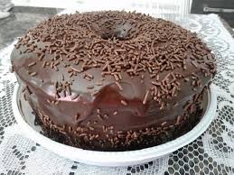Calda De Brigadeiro Para Bolo De Cenoura Bolo De Cenoura Com Cobertura De Brigadeiro Receita Bolo De Cenoura Cozido Ideias De Pastelaria