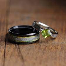 Green Wedding Ring Set With Peridot Engagement Ring And Meteorite 2540 Green Wedding Rings Peridot Engagement Rings Wedding Ring Sets