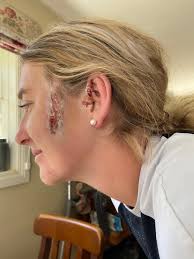The messy hairstyle will always look good on oval, round, square and diamond shaped face with long hairs. Photos How A Horse Riding Helmet Saved One Person S Life Thatsfarming Com