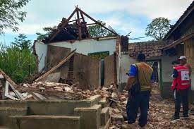 Gempa malang dirasakan warga bantul yogyakarta, aman terkendali. Update Gempa Malang M 6 1 8 Orang Meninggal Puluhan Luka Luka 85 Rumah Rusak Berat Dan Rusak 150 Fasilitas Umum Halaman All Kompas Com