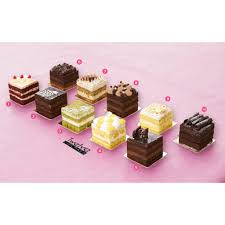 We've got chocolate, we've got berries, we've got nuts, we've got the works. Twelve Cupcakes Cake Slices Box Of 3 Shopee Singapore
