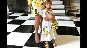 Scott and i are overjoyed to welcome our precious angel. Sandale Portee Par Penelope Scotland Disick Dans Kris Jenner And Penelope Disick Slay In Matching Lemon Dresses Spotern