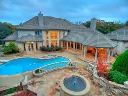 1 750 000 New Listing At 4020 Oakdale Farm Circle Edmond Oklahoma 73013 Www 4020oakdalefarm Com In Edmond Ok Wyatt Poi With Images Luxury Estate Pool Houses Oakdale
