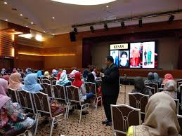Telunjuk lurus, kelingking berkait, pbperibahasa termasuk jenis kata peribahasa atau. Kementerian Perdagangan Antarabangsa Dan Industri