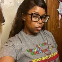 Renee Voss's Instagram, Twitter & Facebook