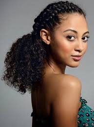 In generale, soprattutto per i capelli ricci naturali, lo chignon è la scelta più indicata insieme alla coda alta, da cotonare per dare consistenza e volume . Le Imperdibili Acconciature Per Capelli Ricci Facili E Veloci