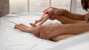 Banyak persiapan yang perlu anda lakukan sebelum memulai malam pertama. Sex Education Untuk Persiapan Malam Pertama Mamapapa Id