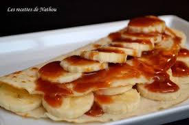 Crepes A La Banane Et Caramel Au Beurre Sale La Recette Facile Crepe Banane Crepes Et Gaufres Recette De Crepes Sucrees