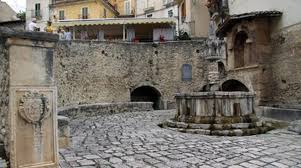 In the heart of abruzzo ideal for relaxation and mountainsapartment renovated in 2014, with balcony overlooking castel camponeschi.pochi km from. Cultura Il Consiglio D Europa A Fontecchio Il Capoluogo