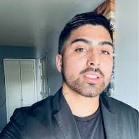 Claudia Deras's Instagram, Twitter & Facebook