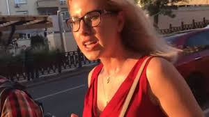 И непонятно зачем было ей через порог заходить. Dlya Politika Ne Ochen Krasivo Otmalchivatsya Lyubov Sobol Ne Smogla Otvetit Ni Na Odin Vopros Cargrada