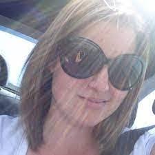 Amanda Robinett's Instagram, Twitter & Facebook