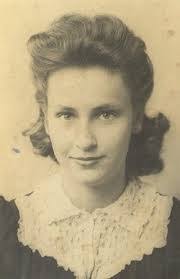 Lottie Dean's Instagram, Twitter & Facebook