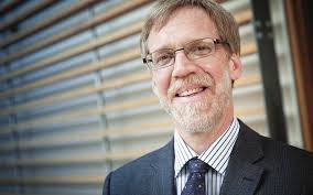 Queen's student, medical resident pull woman from lake