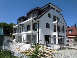 Der aktuelle durchschnittliche quadratmeterpreis für häuser in münchen liegt bei 20,96 €/m². Haus Zu Vermieten 80939 Munchen Schwabing Freimann Am Blutenring 23 Mapio Net
