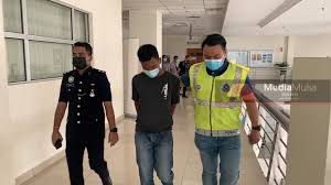 From that time forward there is an end to all groping, straying, and sprouting of offshoots, and over his most tortuous deviations and excursions, over the often eccentric disposition of his plans. Pengawal Keselamatan Mengaku Tidak Bersalah Sembunyi Harta Individu Lain Utusan Digital