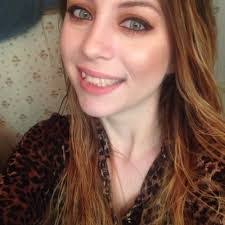 Tara Crane's Instagram, Twitter & Facebook