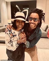 Per festeggiarlo, ripercorriamo insieme la vita e la carriera di uno dei più celebri rocker internazionali. Lenny Kravitz Shares A Moving Compliment To The Late Godmother Cicely Tyson She Lived A Wonderful Life Eminetra Co Uk