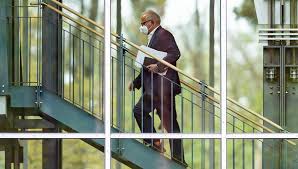 Fritz keller hat beim dfb die konsequenzen aus seinen jüngsten fehltritten gezogen und ist als präsident zurückgetreten. Fc9id3gif0nscm