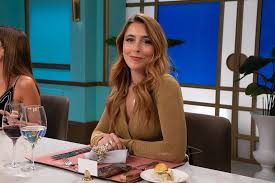 La periodista Camila Dolabjian contó la historia de su familia armenia en  el programa de Juana Viale: “Fue una experiencia que me marcó para toda la  vida” - Diario Armenia