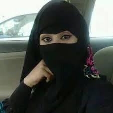 استطاعت سيدة سعودية مطلقة أن تقلب موقع تويتر رأسا على عقب وأن تثير المغردين بسبب تعريفها الخ Beautiful Arab Women Muslim Women Hijab Beautiful Muslim Women