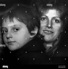 Mother and children 1940 hi-res stock photography and images