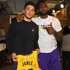 Finde die schönsten kostenlosen devin booker jersey bilder, lade sie herunter und benutze sie auch für kommerzielle zwecke. Lebron Gifts Booker Autographed Jersey After Historic Elimination