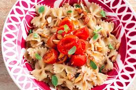 Ricetta Farfalle Con Mandorle E Pate Di Olive La Cucina Italiana Recipe In 2020 Olive Tapenade Tapenade Recipe Recipes