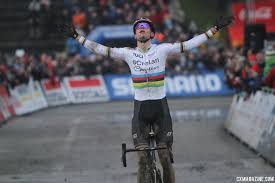 Il a gagné le sprint disputé avec ses deux compagnons d'échappée, thomas pidcock (2e). Wout Van Aert Dominates 2017 World Cup Namur Report Results
