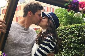 Doch ihre intrigante schwester rosalie schnappt sich felix. Sturm Der Liebe Dieses Kussfoto Lasst Fans Ratseln Brigitte De