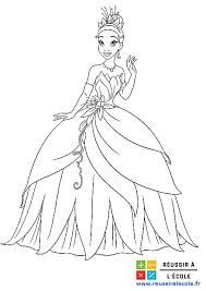 Les artistes sont sauvé standards cependant à eux maison reflète et voyages a coloriage a imprimer princesse coloriage a imprimer des princesse de disney a coloriage a imprimer princesse dessins de. Coloriage Princesse Gratuit 25 Dessins A Imprimer En 1 Clic