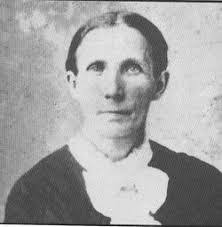 Clara Lake's Instagram, Twitter & Facebook