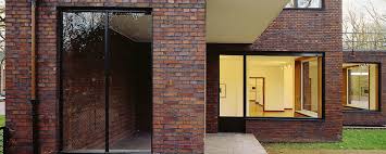 They were built in 1930 by the star of the functionalist architecture ludwig mies van der rohe. Kunstmuseen Krefeld
