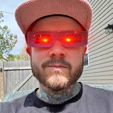 What was the name of the nightclub in Metairie, Louisiana, where a couple  shared their first kiss in 1986?