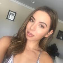 Tamara Koss's Instagram, Twitter & Facebook