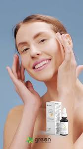 Oživite blistavost kože uz naše Vitamin C serum za negu lica, napravljenim  sa 100 % sastojaka prirodnog porekla., Deluje na bore, gubitak sjaja i  neujednačenu teksturu kože., Koža je u trenu mekša, ...