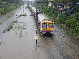 #mumbai #mumbai rains #when it rains it pours #mumbailocal #kind stranger #bad day #floods flashback 26 july 2005: Flashback 26 July 2005 13 Years Since Mumbai Was Flooded Like Never Before Business Standard News