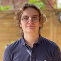 Robin Gil's Instagram, Twitter & Facebook