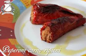 I peperoni sabbiosi in padella li aggiungo alla mia personale raccolta di ricette sui peperoni, che si allarga sempre di più. Peperoni Corno Ripieni Gran Consiglio Della Forchetta