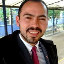 Recorriendo los pasillos en donde...