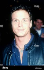 Westwood, Californie, États-Unis 5 février 1996 l'acteur Jason Wales  participe à la première de Fox 'Broken Arrow' du XXe siècle le 5 février  1996 au Mann Village Theatre de Westwood, Californie, États-Unis.