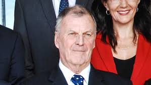 Peter Underwood, Tasmania's Governor, dies aged 76 following kidney surgery 