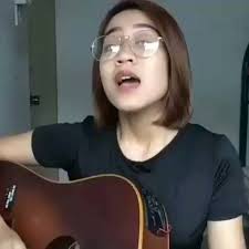 Kurasakan hangat indahnya sang mentarimembangunkanku dari tidur yang lelap inisinarmu yang terang mulai memasuki matadan mengusirku dari alam mimpi dan kini kubergegas tuk segera siapkan dirikutuk. Armada Chanteq Selamat Pagi Sayang Gigi Kau