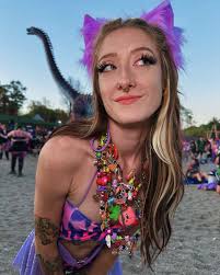 Lisa frank? More like Lisa CRANK(dat)🦄 Another year around Jeffrassic Park  with my best friends and the loudest bass that money can buy Day -0 is  always my favorite time to show