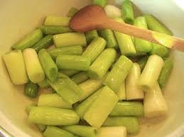 Mancare de praz cu masline, reteta simpla, de post este o reteta clasica si atat de gustoasa. Mancare De Praz Cu Masline Edith S Kitchen