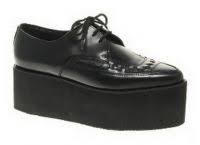 Antara sebab kasut tumit tinggi menjadi rebutan para wanita ialah kerana ia mampu mengubah penampilan diri. Kasut Wanita Dengan Tapak Kaki Tebal Proektdem Com